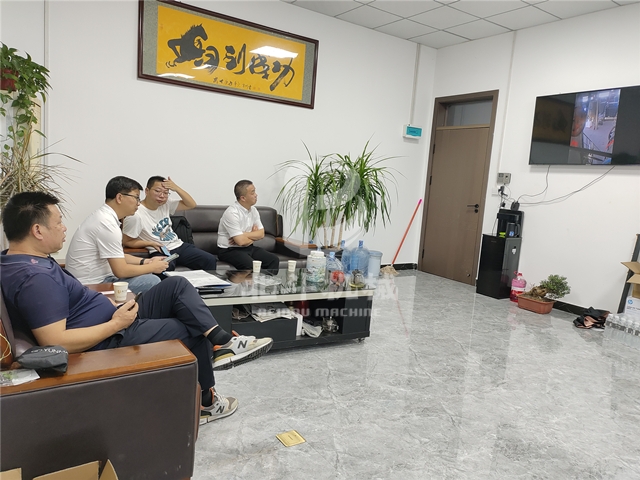 綜合破碎機(jī)從在線(xiàn)咨詢(xún)到現(xiàn)場(chǎng)考察